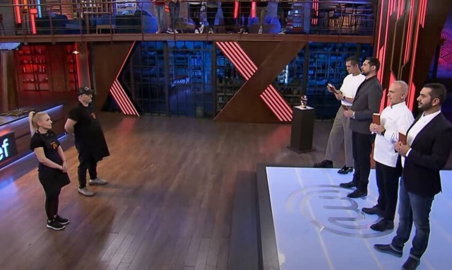 MasterChef: Μεγάλη ένταση στο πλατό - Ποιος αποχώρησε λίγο πριν τη δεκάδα (vid)