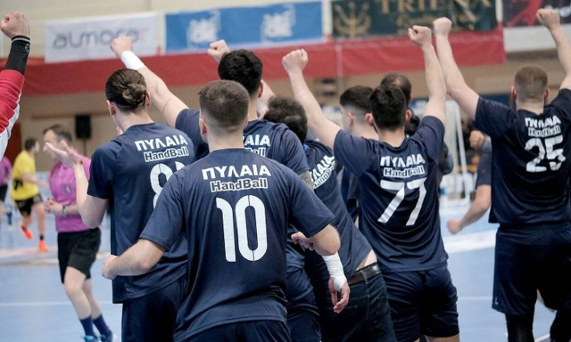 Κύπελλο Ελλάδας: Ιστορικός άθλος της Πυλαίας – Νίκησε την ΑΕΚ και σήκωσε το τρόπαιο