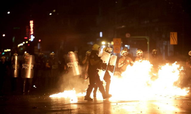 Θεσσαλονίκη: Επίθεση με μολότοφ σε αστυνομικούς τα ξημερώματα της Κυριακής