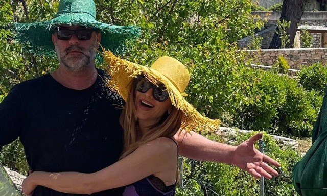 «Βόμβα» στο Instagram: Παντρεύονται Βανδή - Μπισμπίκης; (photos)