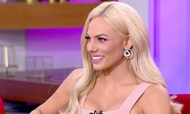 Αποθεώνεται και δικαίως: Ιωάννα Μαλέσκου, επιτέλους… (pics)