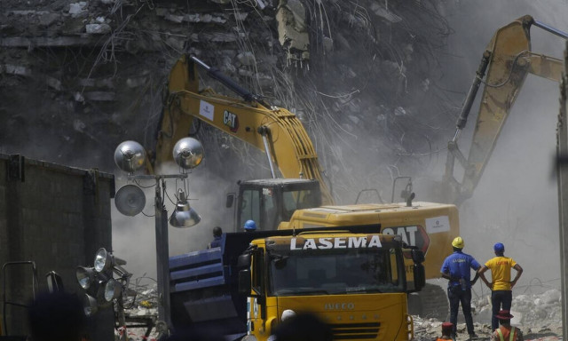 Νιγηρία: Οχτώ νεκροί από κατάρρευση τριώροφου κτηρίου στο Λάγος