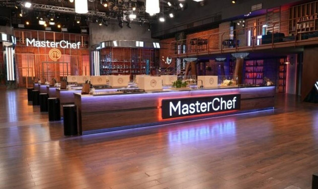 MasterChef spoiler (2/5): Η δεκάδα έρχεται αντιμέτωπη με ένα μεγάλο δίλημμα (vid)