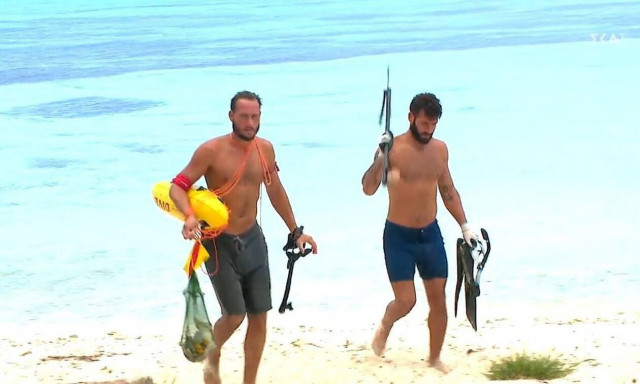 Survivor: Έπιασαν δηλητηριώδες ψάρι οι «κόκκινοι» - «Πάλι καλά που δεν το φάγαμε» (video)