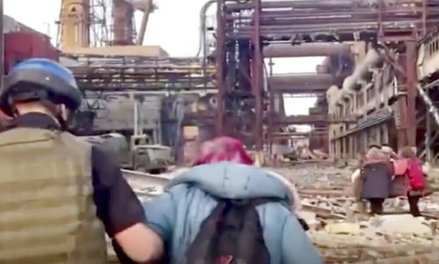 Εισβολή Ρώσων στρατιωτών στο εργοστάσιο χάλυβα της Μαριούπολης