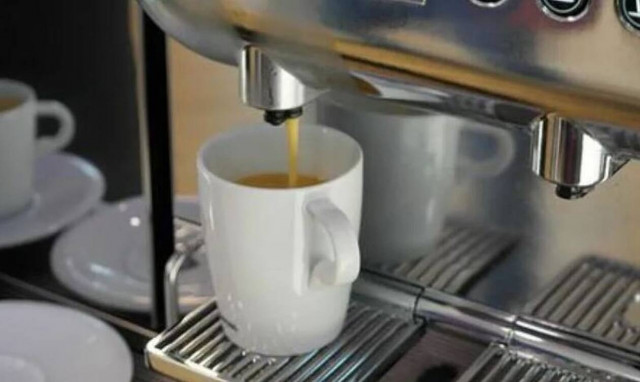 H παιχνιδομηχανή και η καφετιέρα «βασιλιάδες» στις συσκευές «βαμπίρ» για το ρεύμα