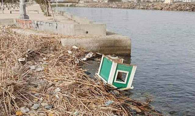 Ηράκλειο: Άγνωστοι βανδάλισαν παιδική χαρά - Προκάλεσαν ζημιές και σε κούνια ΑμεΑ