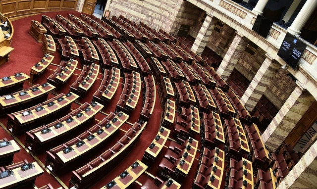 Ασφαλιστικό «ρουσφέτι» σε βουλευτές και δημάρχους καταγγέλλει το Ενιαίο Δίκτυο Συνταξιούχων