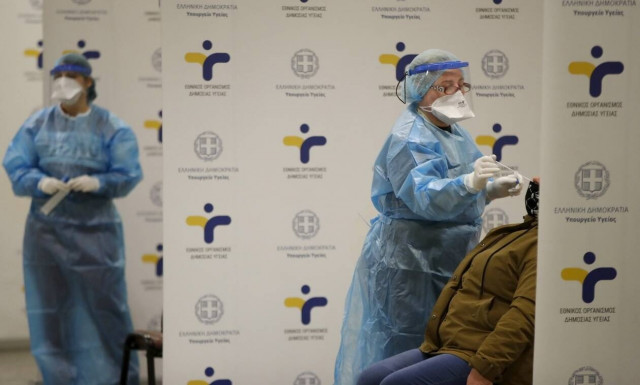 Κορονοϊός - Η γεωγραφική κατανομή των 8.015 κρουσμάτων: 3.373 στην Αττική - 740 στη Θεσσαλονίκη