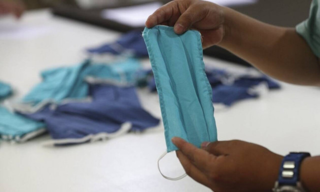 Η διπλή μάσκα συχνά εγκυμονεί κινδύνους λέει νέα μελέτη