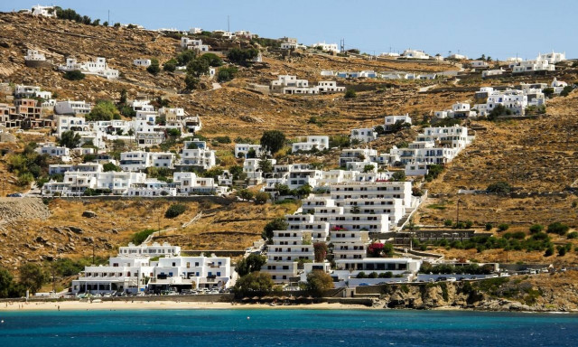 ΑΑΔΕ: Ξεκινά «σαφάρι» ελέγχων σε 17 τουριστικές περιοχές – Οι ποινές για τους παραβάτες