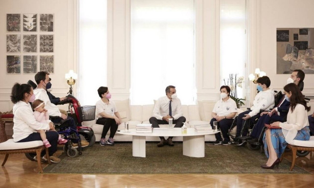 Ο «Προσωπικός Βοηθός» έφτασε για τα άτομα με αναπηρία - Τι είπε ο πρωθυπουργός