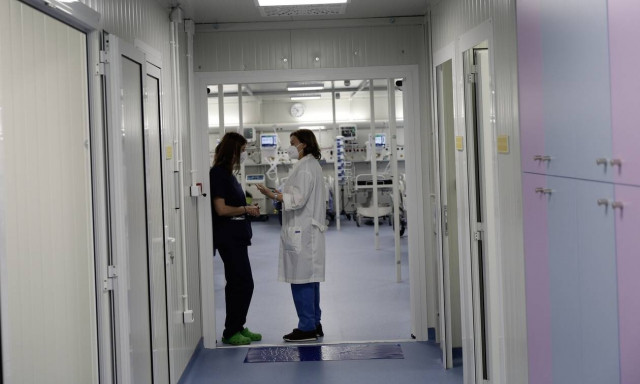 Candida Auris: Τι επισημαίνει ο πρόεδρος του ΕΟΔΥ για τη νέα παγκόσμια απειλή