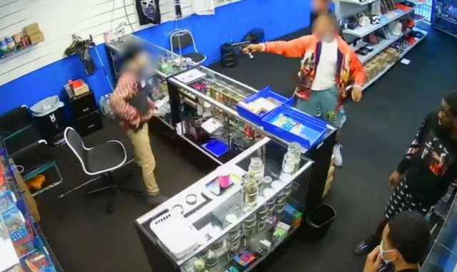 ΗΠΑ: Ένας νεκρός σε απόπειρα ληστείας σε κατάστημα στην Καλιφόρνια (video)