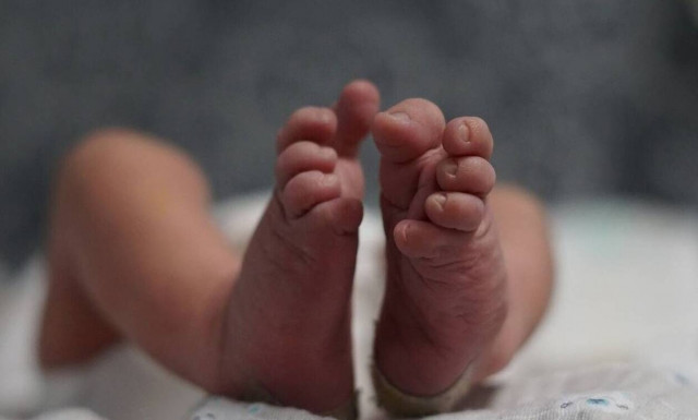 Θεσσαλονίκη: «Γέφυρα σωτηρίας» για βρέφος στη Θεσσαλονίκη - Μεγάλη επιχείρηση της ΕΛΑΣ