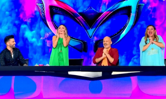 The Masked Singer: Ο Τσολιάς άφησε τους κριτές με το στόμα ανοικτό