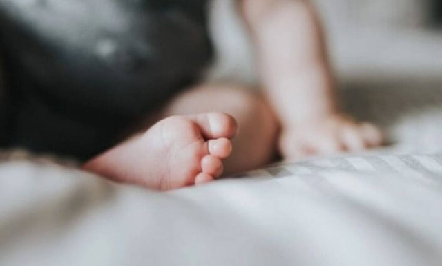 Θεσσαλονίκη: Αποφυλακίστηκε στα δύο χρόνια το «τέρας» που ξυλοκόπησε άγρια 2χρονο αγοράκι