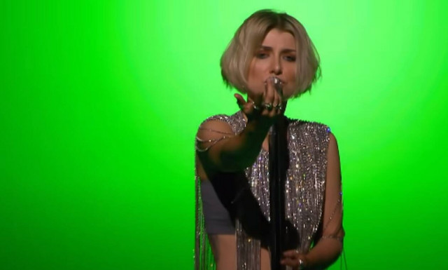 Eurovision 2022: Χάος στην πρόβα της Σουηδίας – Χτύπησε ρεύμα την τραγουδίστρια πάνω στη σκηνή