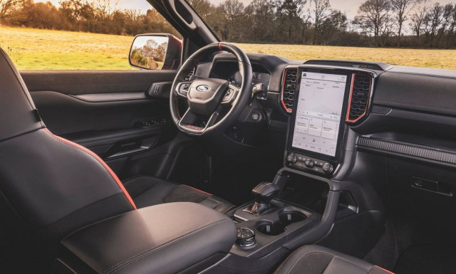 Ford: Το νέο Ranger Raptor με πλήρως ψηφιακό, σπορτίφ και ακόμα πιο ποιοτικό εσωτερικό