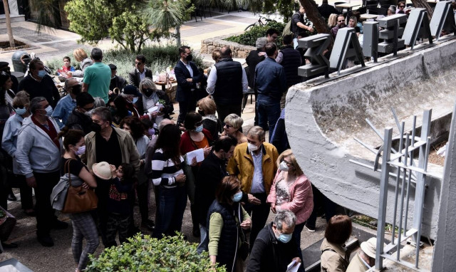 Εκλογές ΚΙΝΑΛ: Μεγάλη συμμετοχή στις κάλπες – Παράταση μιας ώρας