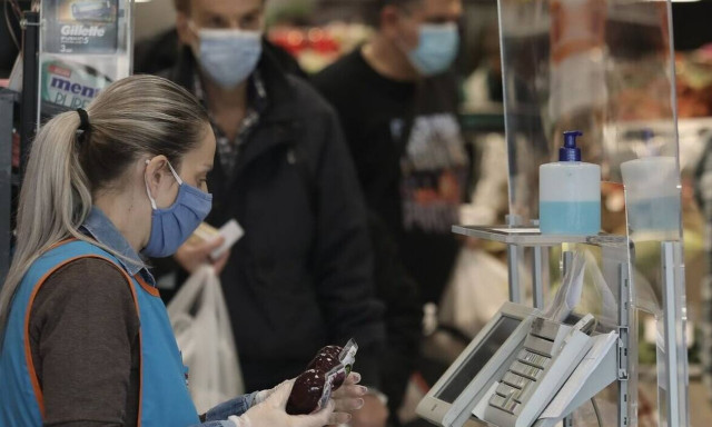 ΙΕΛΚΑ: 6 στα 10 νοικοκυριά κάνουν οικονομία στο ρεύμα- Το 84% δεν μπορεί να αποταμιεύσει