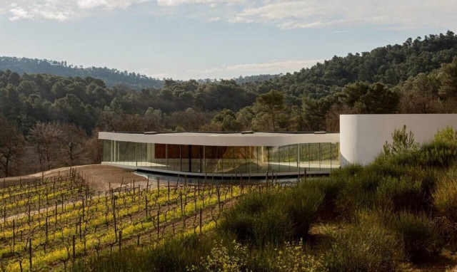 Εγκαινιάστηκε σε γαλλικό αμπελώνα το τελευταίο αρχιτεκτόνημα του Oscar Niemeyer