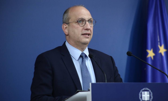 Γιάννης Οικονόμου: Δείτε live την ενημέρωση των πολιτικών συντακτών