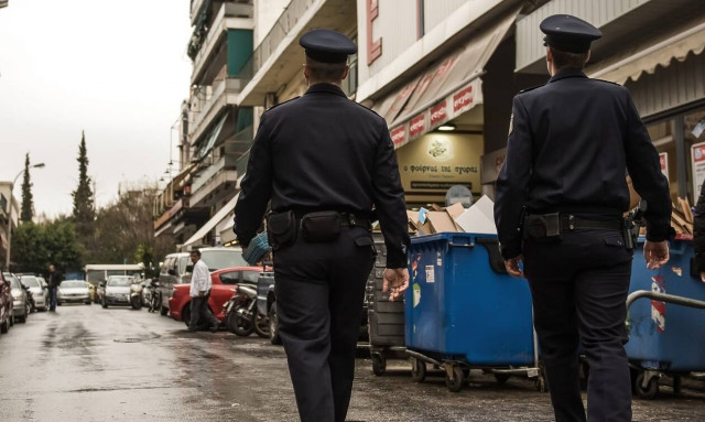 Πειραιάς: Μαινόμενη γυναίκα ξυλοκόπησε τον εν διαστάσει σύζυγό της στον χώρο εργασίας του