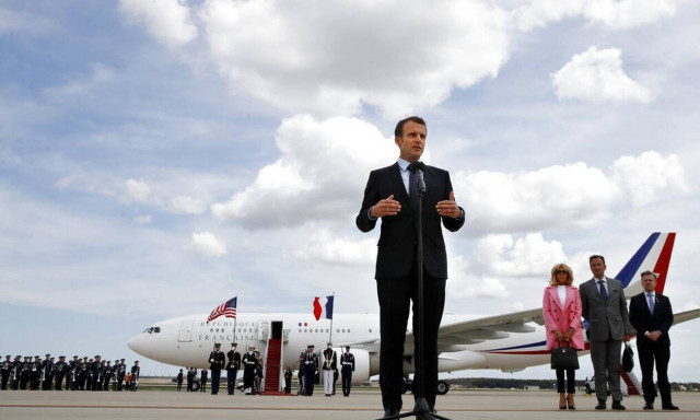 Το όραμα του Μακρόν για τη νέα «παράλληλη» Ευρώπη:  Η ένταξη της Ουκρανίας ίσως διαρκέσει δεκαετίες