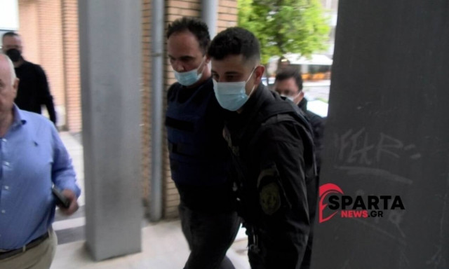 Μονεμβασιά: Για διπλή ανθρωποκτονία ο 52χρονος - «Θα τον κρίνει ο Θεός» λένε οι γονείς του