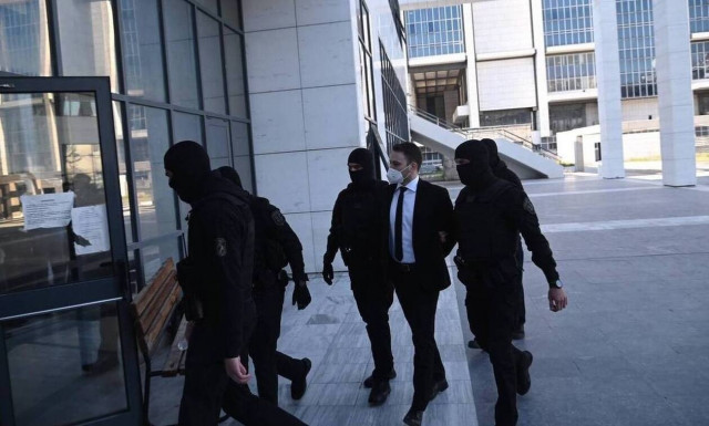 Daily Mail: «Ο Αναγνωστόπουλος είναι ξεδιάντροπος - Λέει πως τον χτυπούσε η Καρολάιν»