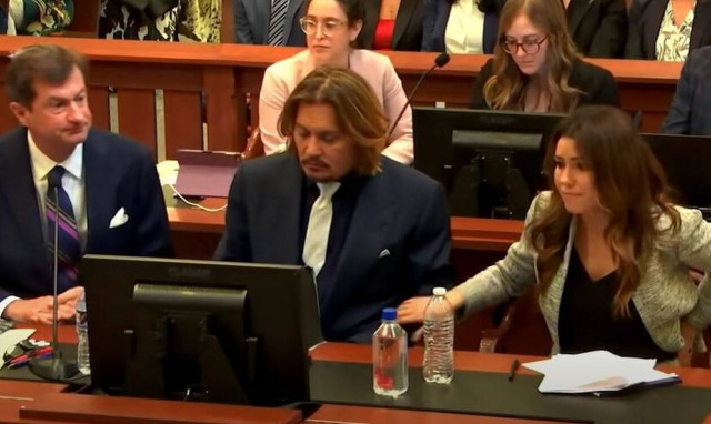 Τζόνι Ντεπ: Η δίκη με την Άμπερ Χερντ τον έφερε πιο κοντά στη δικηγόρο του - Οργιάζουν οι φήμες