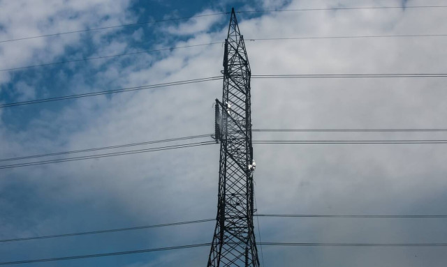 ΠΑΣΟΚ-ΚΙΝΑΛ: Με εκπτώσεις η φορολόγηση των υπερκερδών των εταιρειών ενέργειας