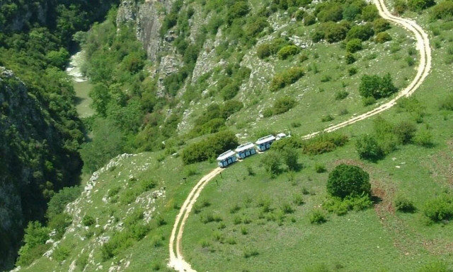 Σέρρες: Λειτουργεί ξανά το τρενάκι στο Φαράγγι Αγγίτη, μετά από επτάχρονη απουσία (pics)