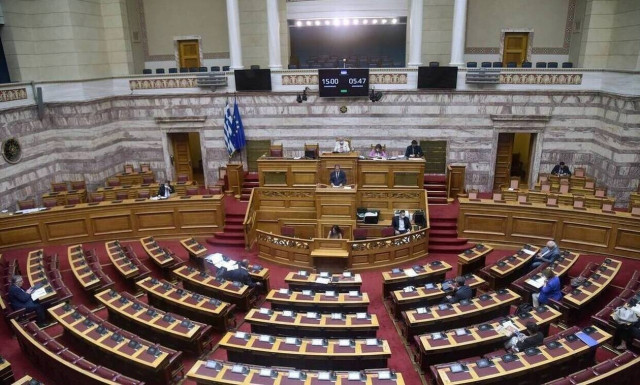 Στη Βουλή το νομοσχέδιο για την προστασία των καταναλωτών - Τι περιλαμβάνει