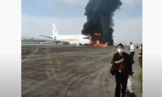 Κίνα: Αεροπλάνο βγήκε από τον διάδρομο απογείωσης και τυλίχτηκε στις φλόγες - 40 τραυματίες