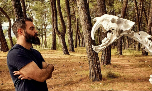 Κωνσταντίνος Φάης: Ο βραβευμένος σκιτσογράφος που ζωντανεύει την ελληνική μυθολογία