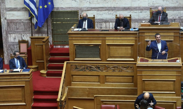 Άγρια κόντρα Μητσοτάκη – Τσίπρα με ατάκες «φωτιά», Μαρκ Τουέιν και Ανδρέα Παπανδρέου
