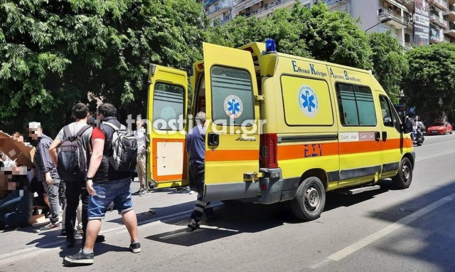 Θεσσαλονίκη: Μηχανή παρέσυρε γυναίκα στο κέντρο της πόλης – Τραυματίστηκε στο κεφάλι