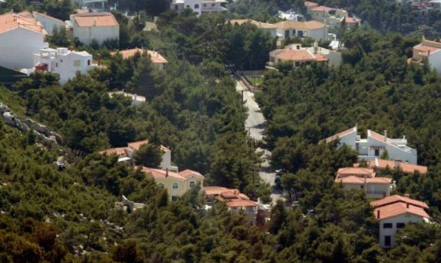 Πώς θα δοθούν τίτλοι ιδιοκτησίας για 90.000 δημόσια ακίνητα που έχουν καταπατηθεί