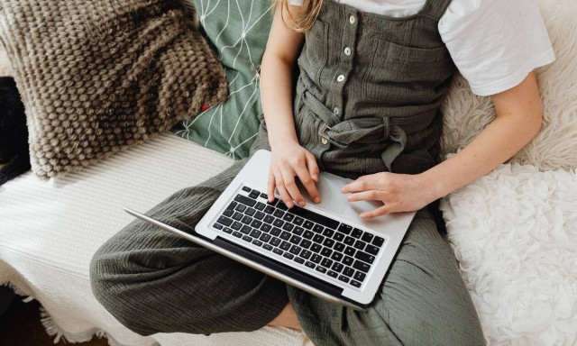 Ψηφιακή Μέριμνα ΙΙ: Ποιοι δικαιούνται το voucher και πώς θα επιλέξουν την κατάλληλη συσκευή