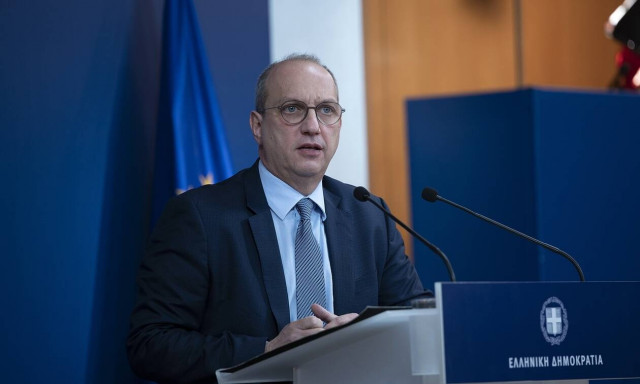 Γιάννης Οικονόμου: Δείτε live την ενημέρωση των πολιτικών συντακτών