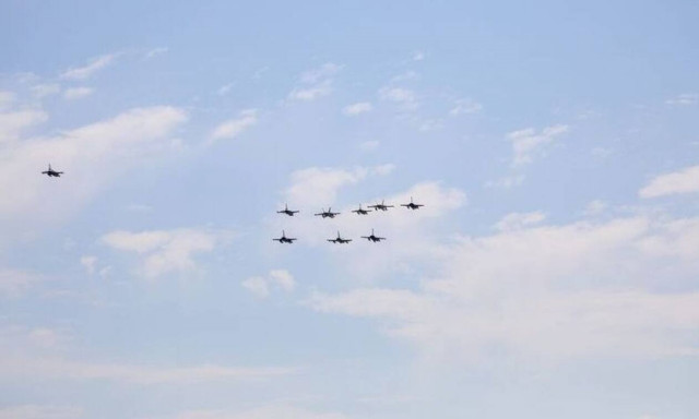 Tiger Meet 2022: Καρέ – καρέ η εντυπωσιακή διέλευση των μαχητικών πάνω από την Αθήνα