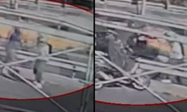 Αδιανόητο video με ξυλοδαρμό μοτοσικλετιστή από τρία άτομα: «Θα σε σκοτώσω» (vid)