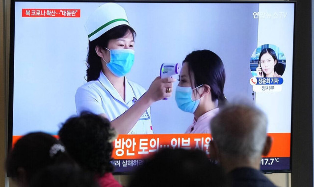 Κορονοϊός - Βόρεια Κορέα: 15 θάνατοι και σχεδόν 300.000 πιθανά κρούσματα το τελευταίο 24ωρο         