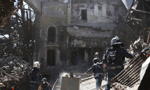 Ουκρανία: Σφοδρές μάχες στο Ντονμπάς, διαπραγματεύσεις για τους υπερασπιστές της Μαριούπολης