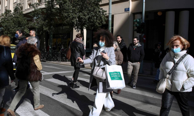 Κορονοϊός: Πετάμε τις μάσκες από την 1η Ιουνίου – Τι θα ισχύει σε MMM, αεροπλάνα και πλοία