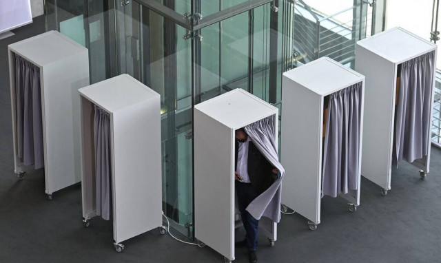 Γερμανία: Κάλπες στη Βόρεια Ρηνανία-Βεστφαλία, βαρόμετρο για τις εθνικές εκλογές