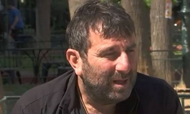 Ηλίας Βαλάσης: «Τα παιδιά δεν έχουν ανάγκη κανένα χάδι από γονείς που δεν είναι άξιοι»