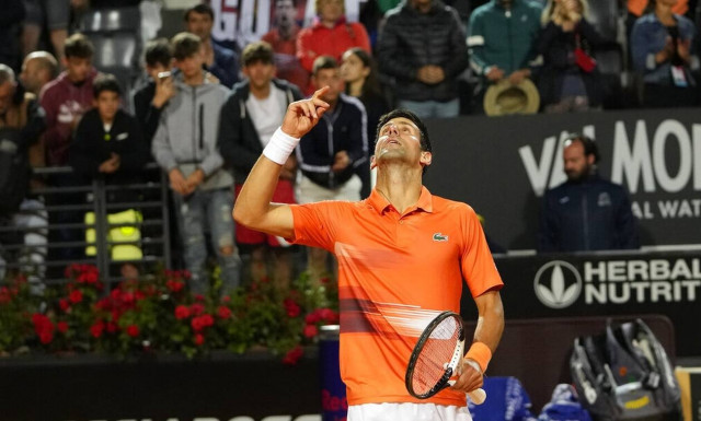 Στέφανος Τσιτσιπάς: Υποκλίθηκε στον κορυφαίο! «Αυτοκράτορας» στη Ρώμη ο Νόβακ Τζόκοβιτς